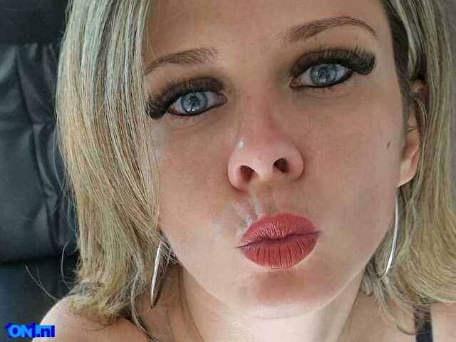 AnneBlueEyes preview 3