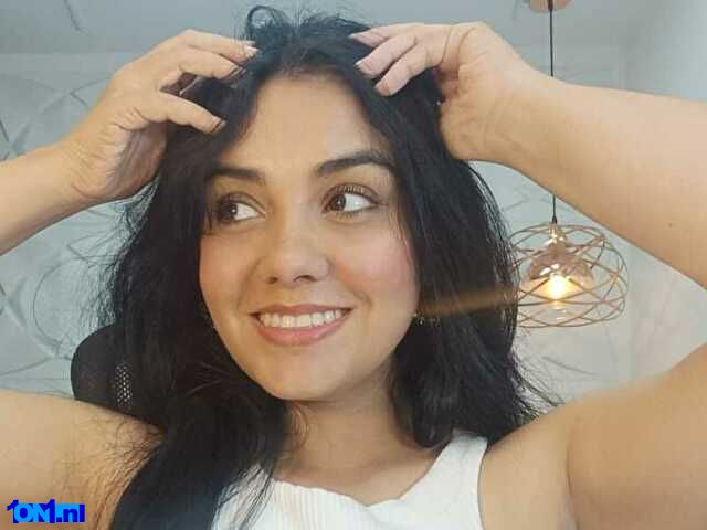 BellaRoberts preview 1