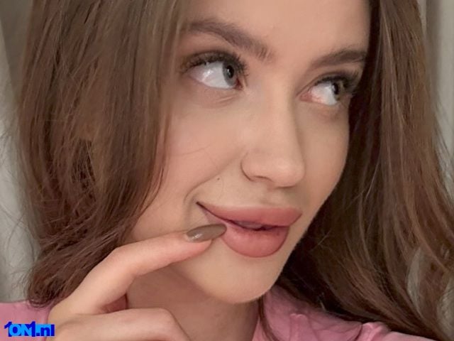 ChloeSpark preview 3