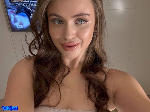 ChloeSpark preview 5