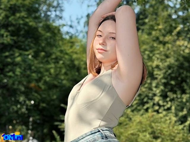 ElinaLov preview 1