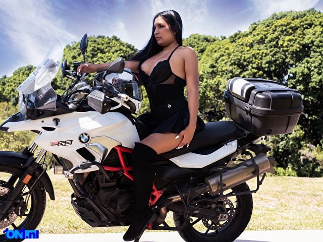 GabiLozada preview 3