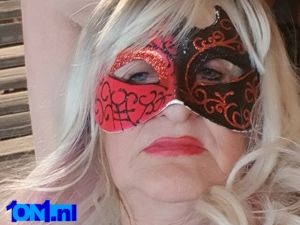 HotBlondMilf