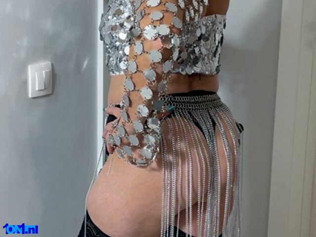 NadiaDomme preview 1