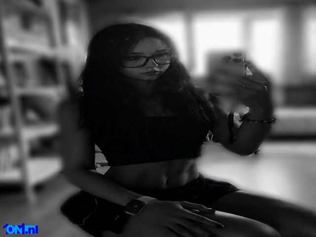 VanessaGold preview 5