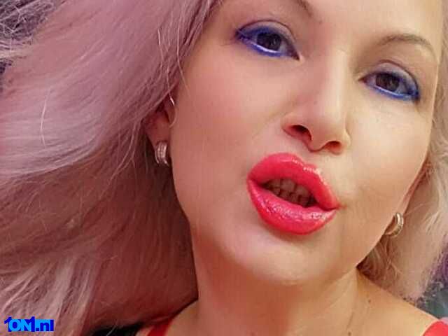 hotmature40 preview 1